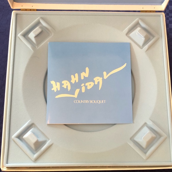 Royal Doulton, Hahn Vidal Collectors plate. Country Bouquet - Picture 3 of 4